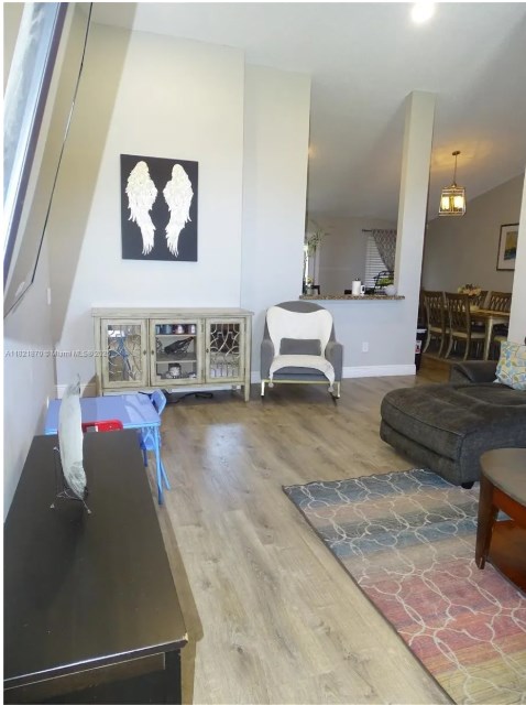 spacious livingroom