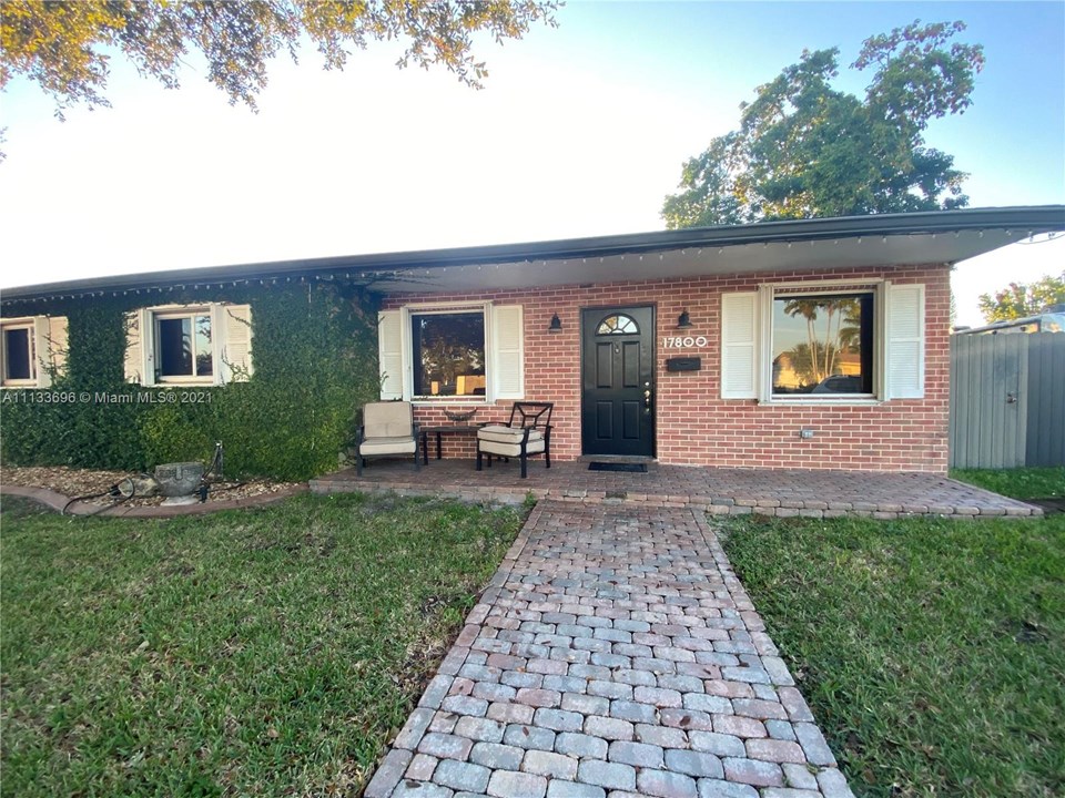 17800 NW 84 Court 