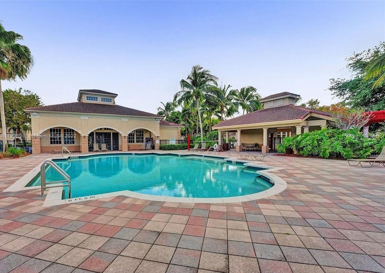 2520 Centergate Drive 